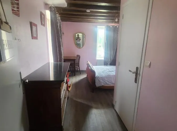 Gæstehus Les Chambrees Du Bac Charly-sur-Marne